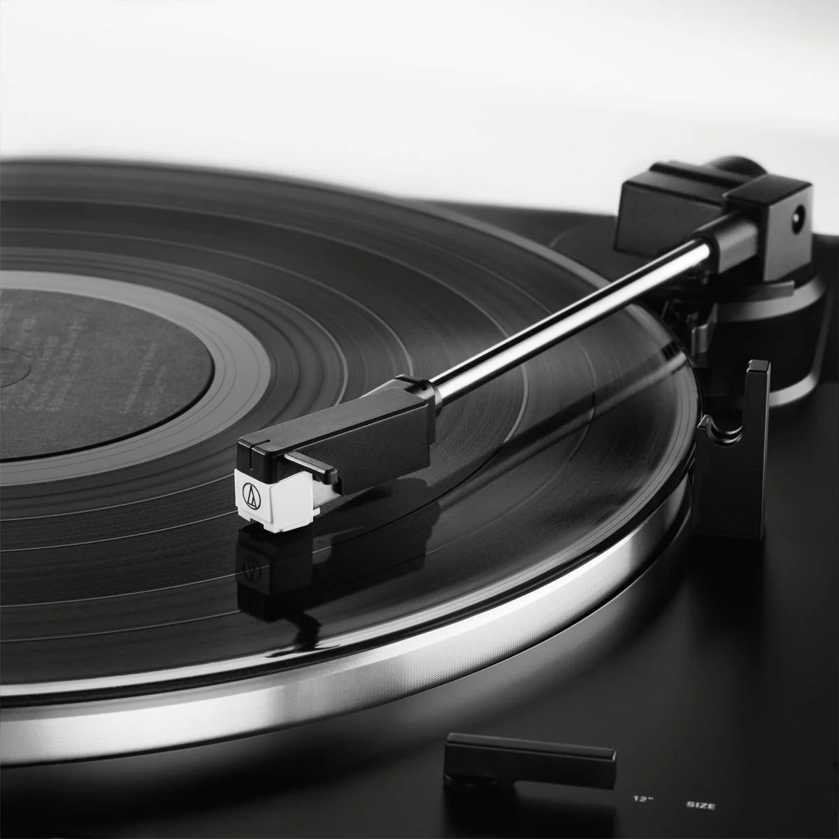 Audio Technica AT-LP60XBT-USB Fully Automatic Wireless Belt-Drive Turntable - Image 4