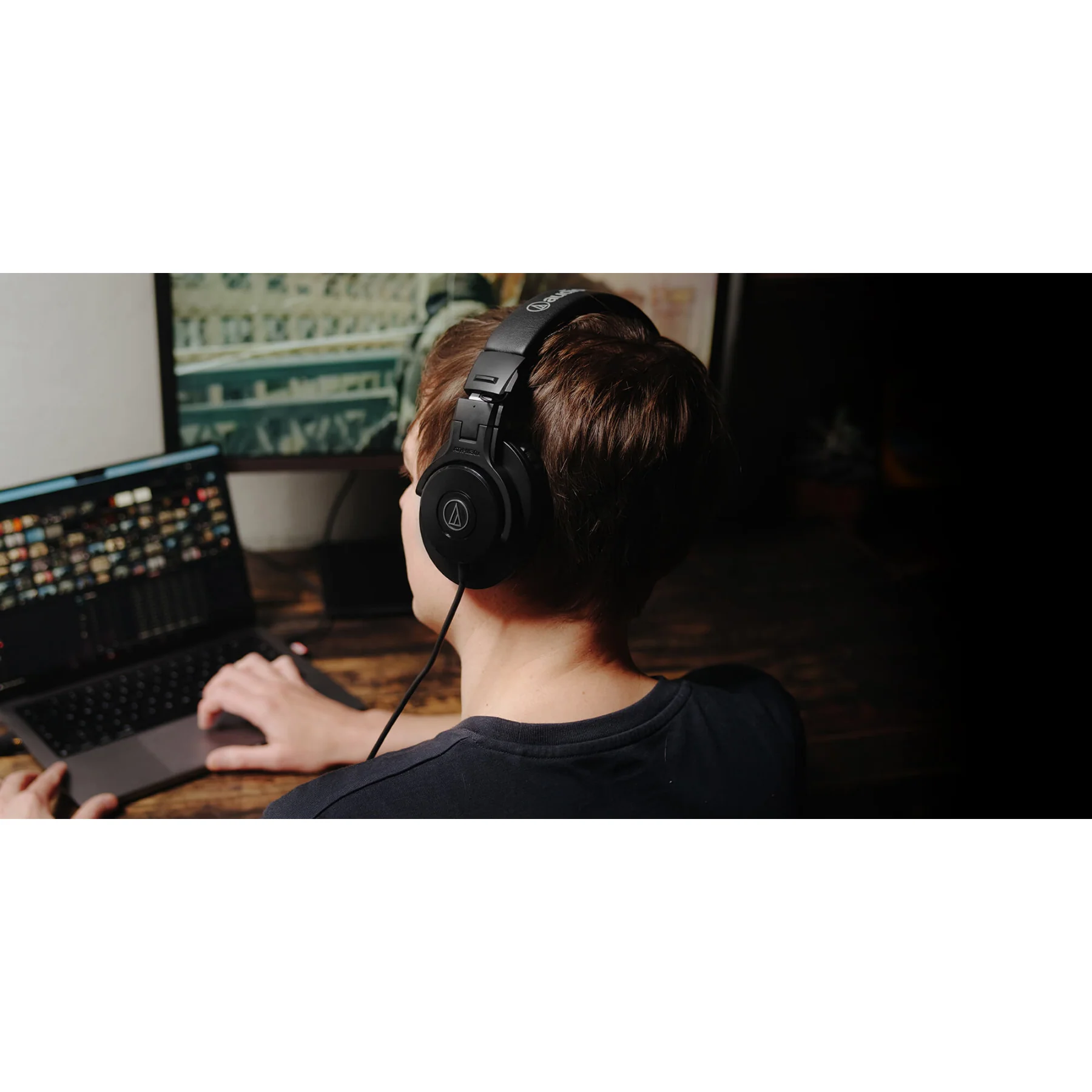 Audio Technica ATH-M30x Professional Studio Monitor Headphones - Image 5