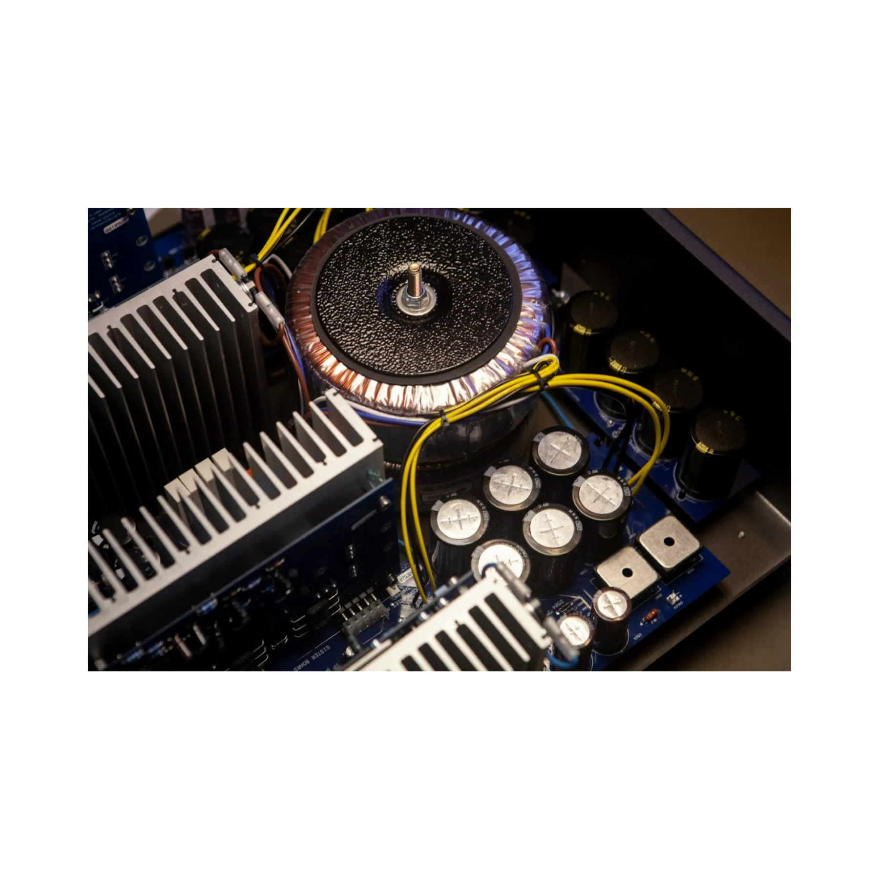 Electrocompaniet AW250R Stereo Amplifier - Image 3