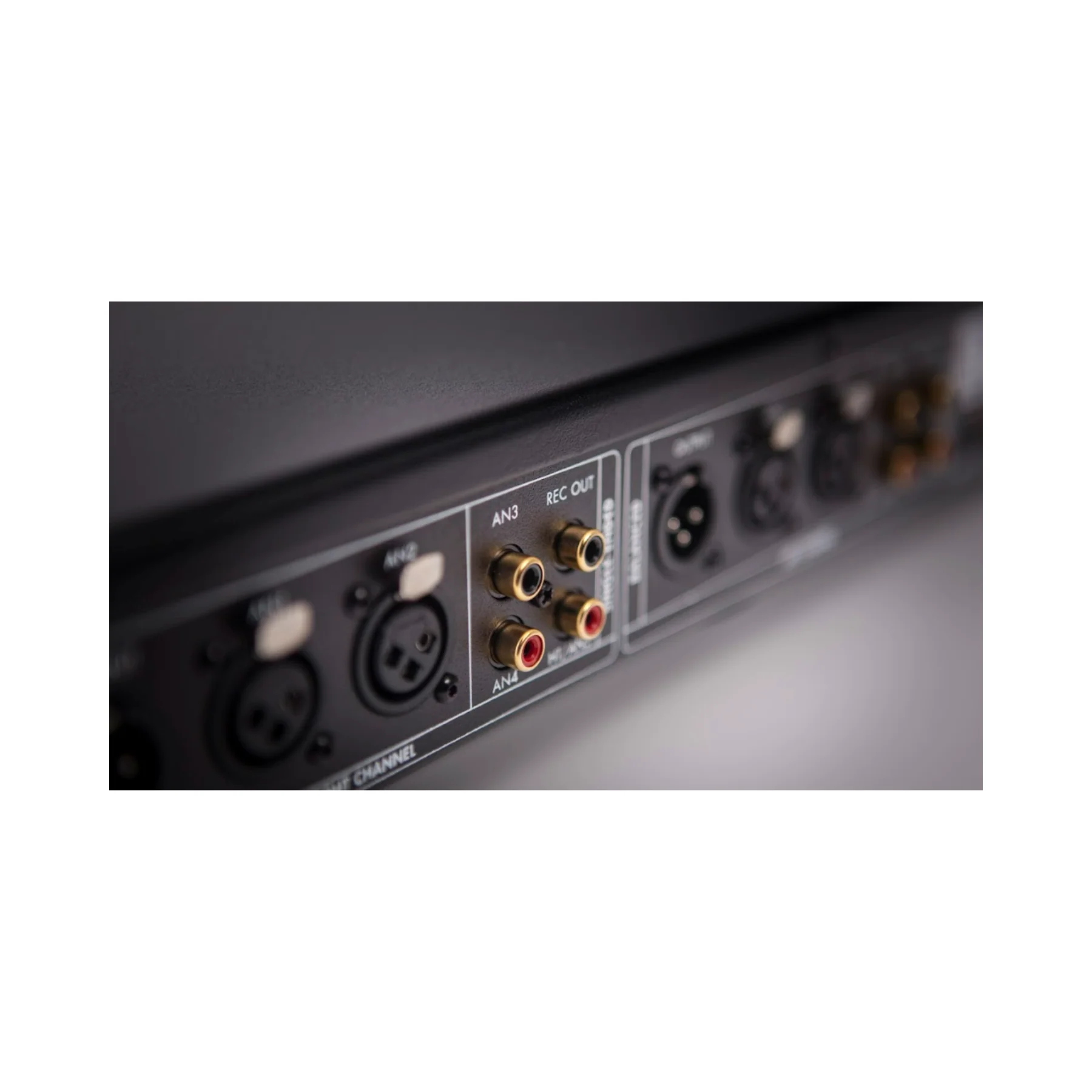Electrocompaniet EC 4.8 MKII Reference Preamplifier - Image 3
