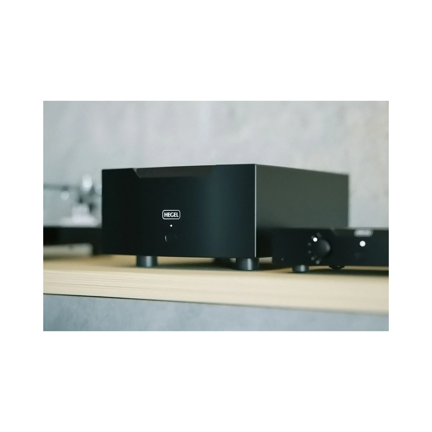 Hegel H30A Mono/Stereo Power Amplifier - Image 4