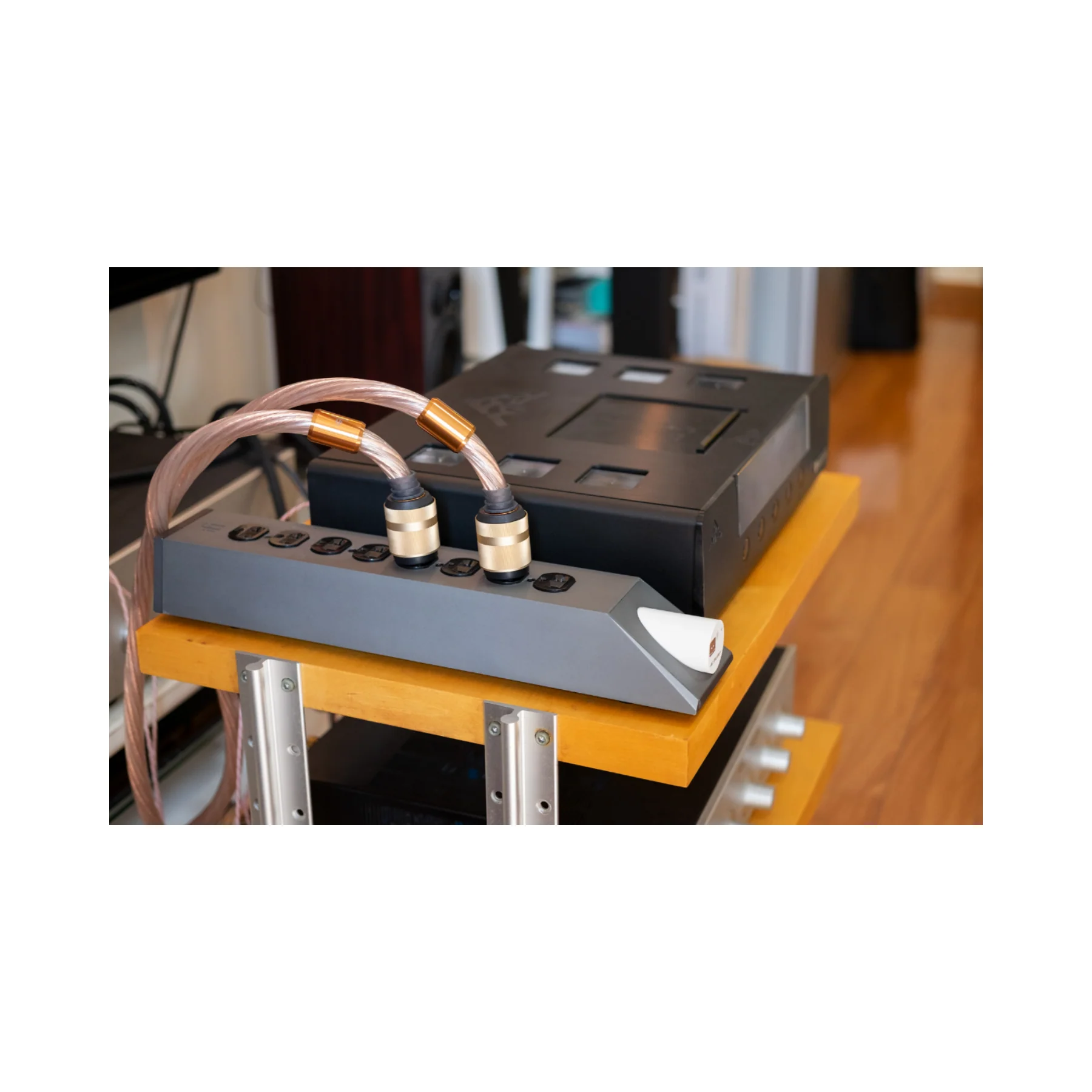 iFi Audio SilentPower SupaNova Active Power Cable - Image 6