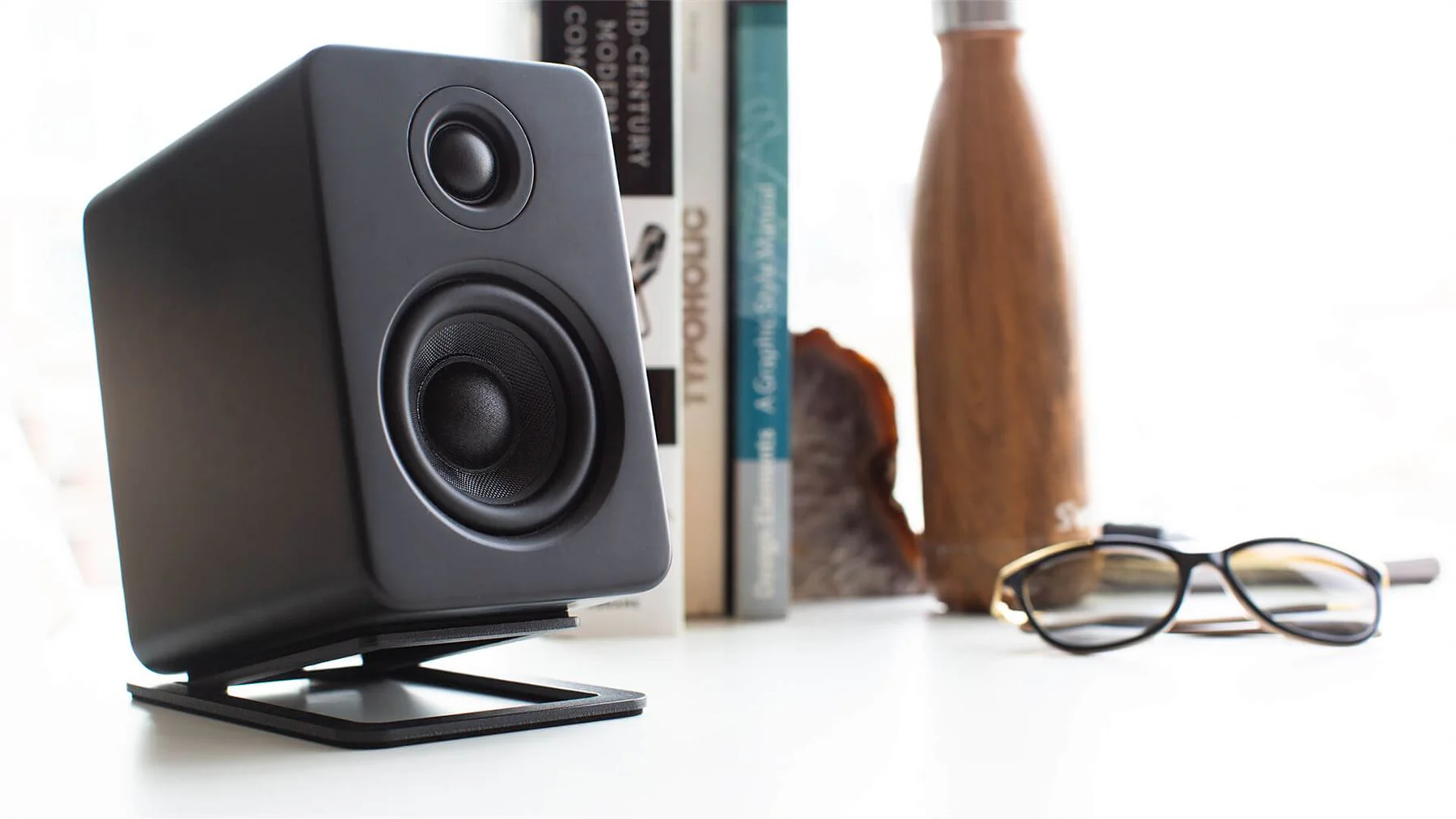 Kanto YU2 Powered Desktop Speakers for Gaming and Home Office with Built-In DAC - Clearance / Open Box - Image 8