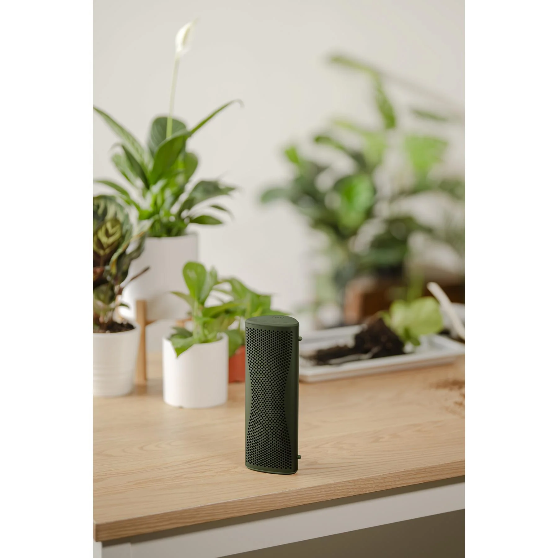 KEF MUO Portable Bluetooth Speaker - Image 24
