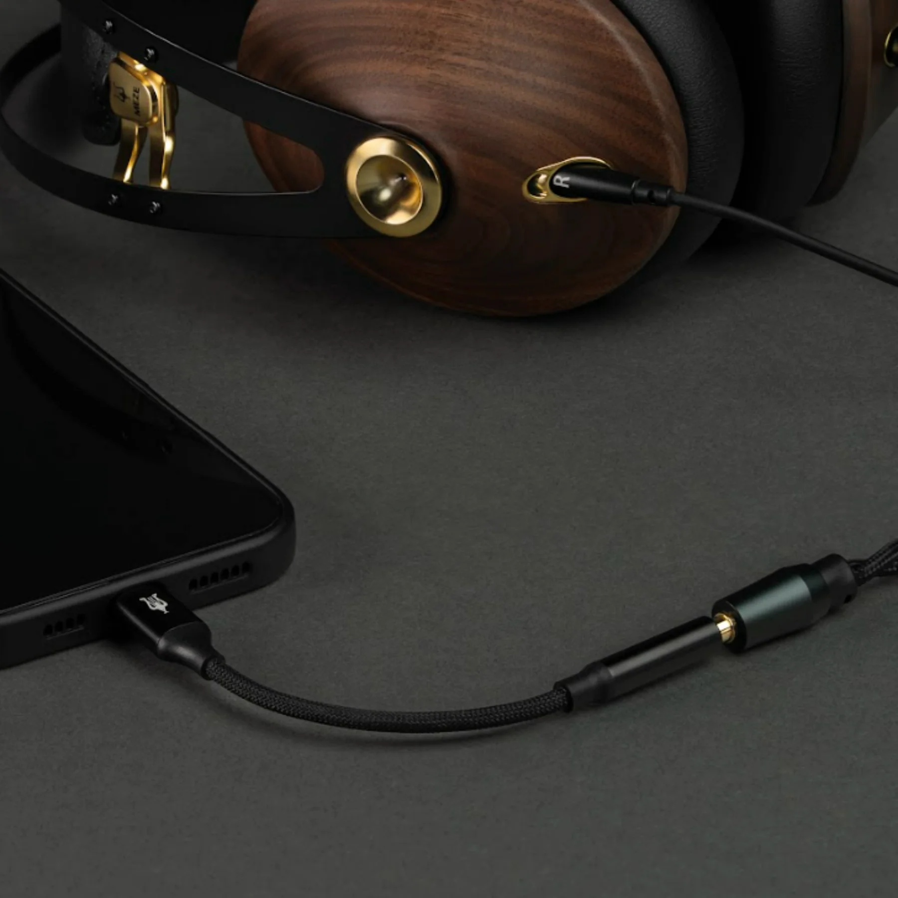 Meze Audio 99 Classics V2 Over Ear Headphones - Image 4