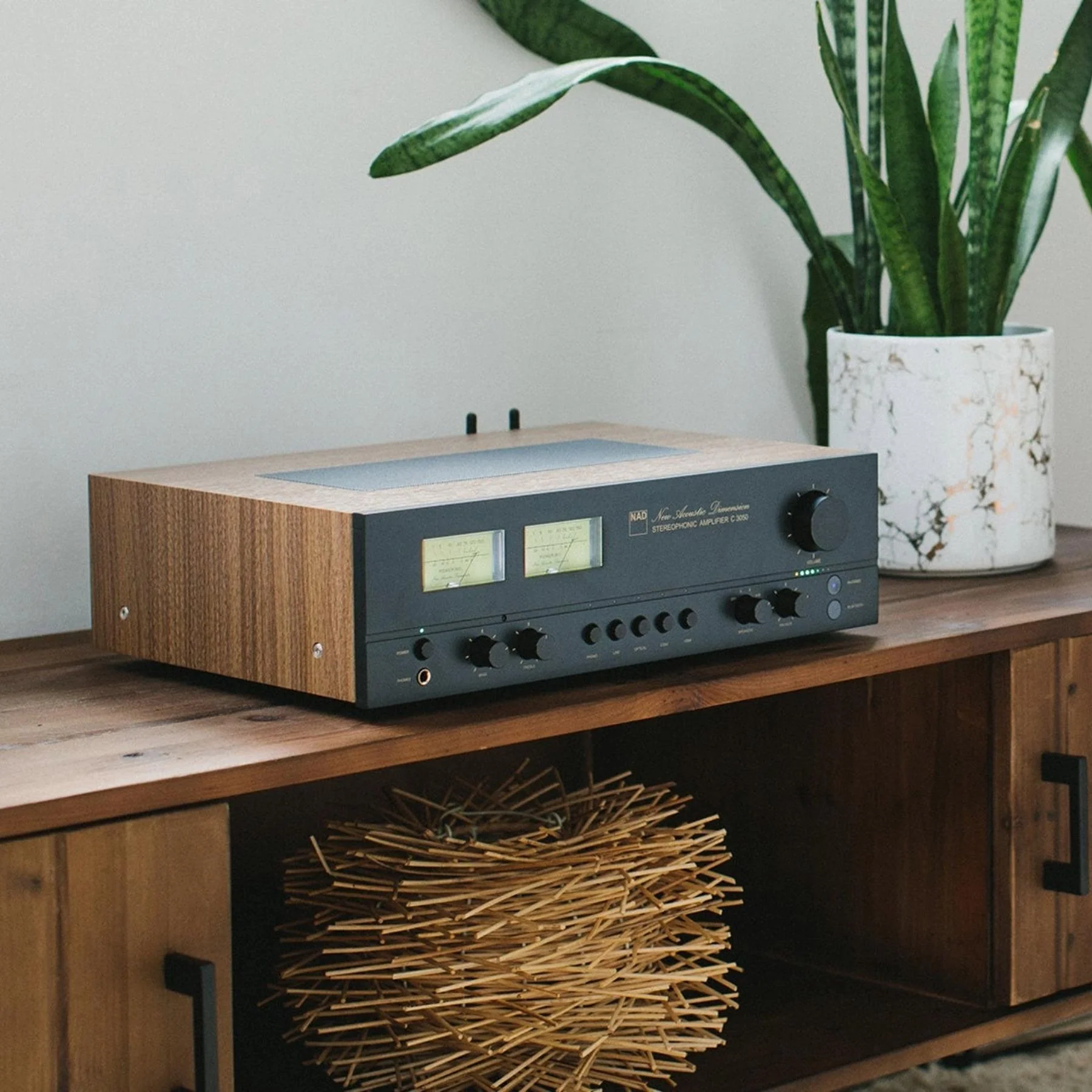 NAD C3050 Integrated Amplifier - Image 4