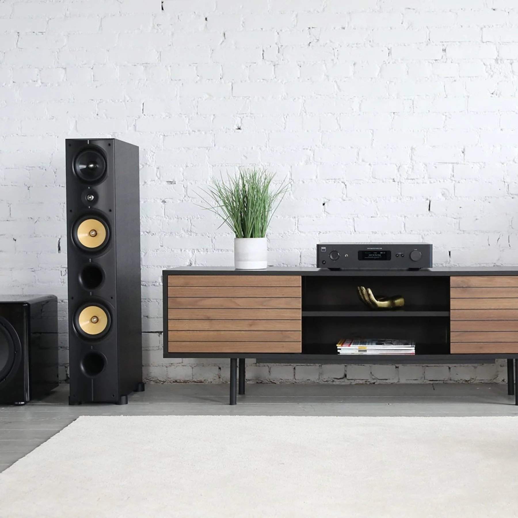 NAD C389 Integrated Amplifier - Image 4