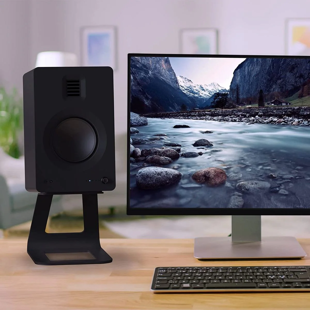 Kanto SE6 Elevated Desktop Speaker Stands for Large Speakers - Universal Compatibility - Supports up to 22 lb - Image 8
