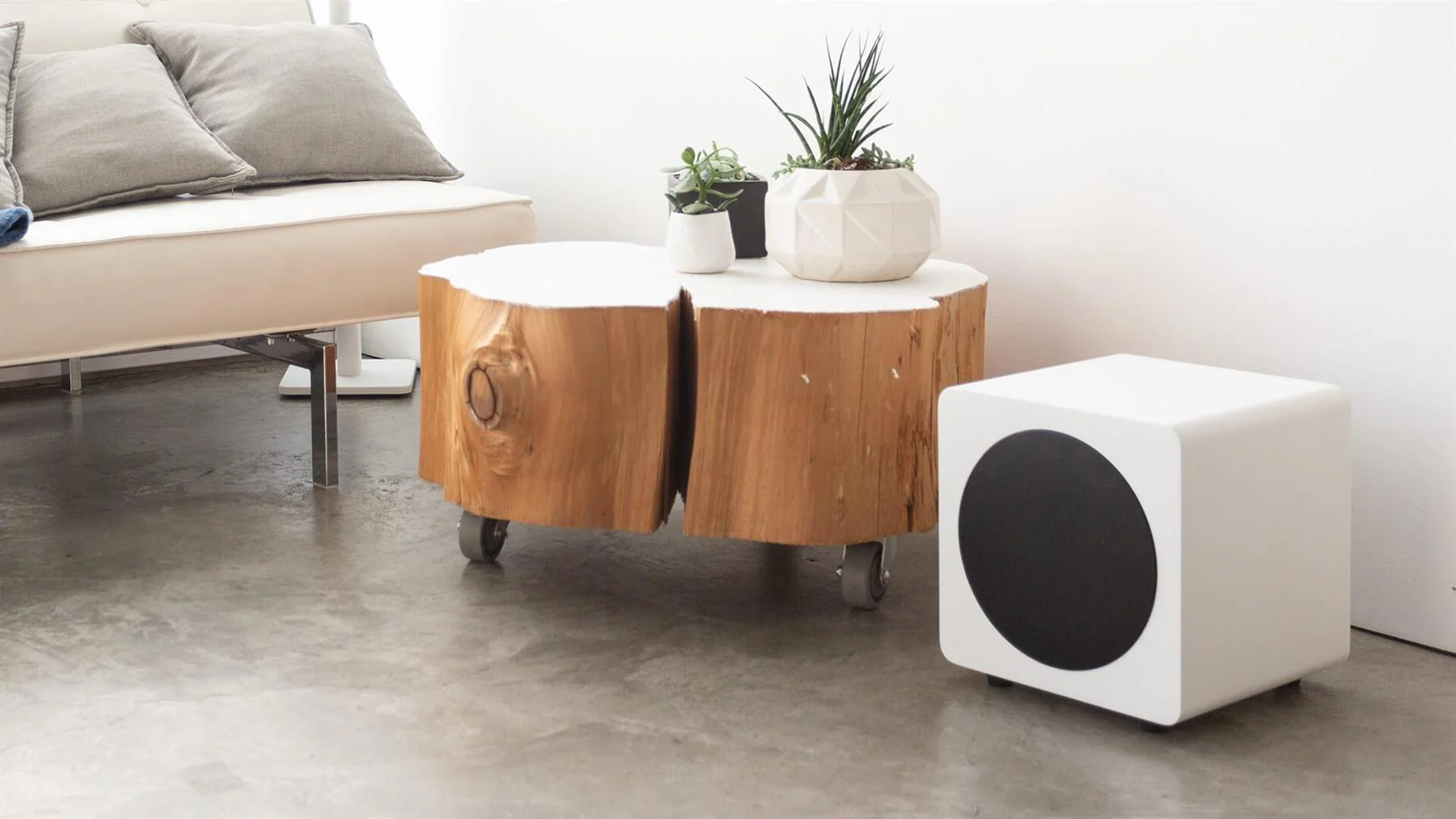 Kanto SUB8 (2022) Sealed Powered Subwoofer - 300W Peak Power - 8" Woofer - Image 9