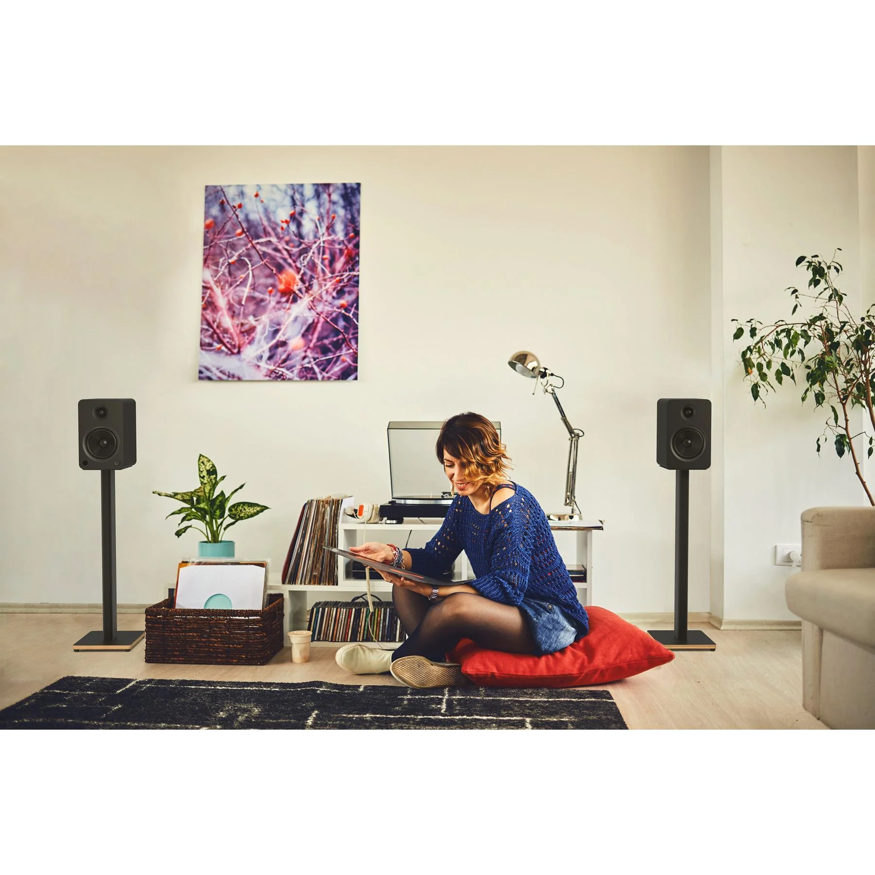 Kanto YU6 Powered Desktop Speakers with Bluetooth and Phono Preamp for Vinyl - Image 24